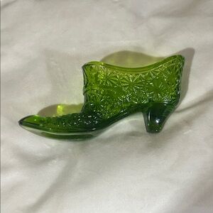 Fenton Art Glass shoe in green Daisy & Button pattern
